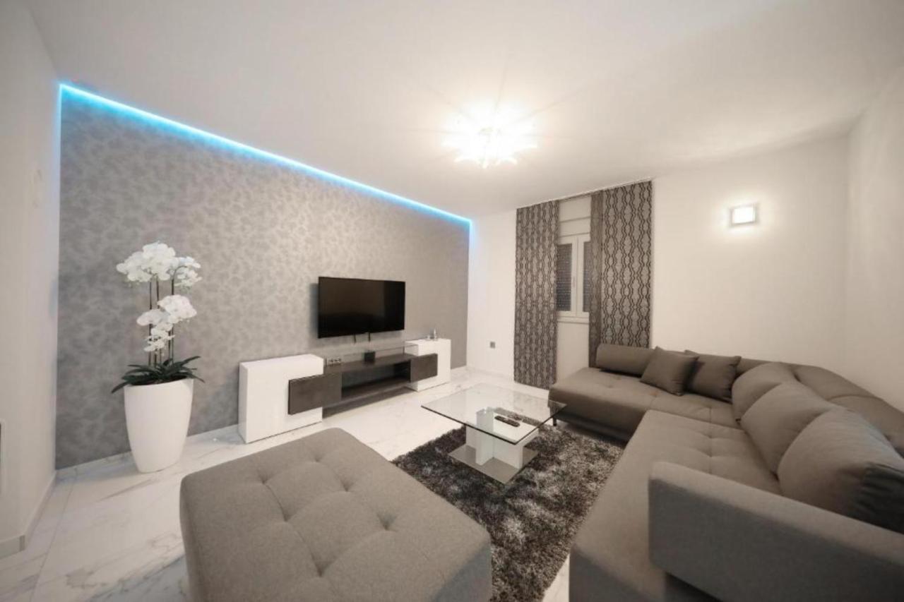 Apartment Luxury Majpruz I